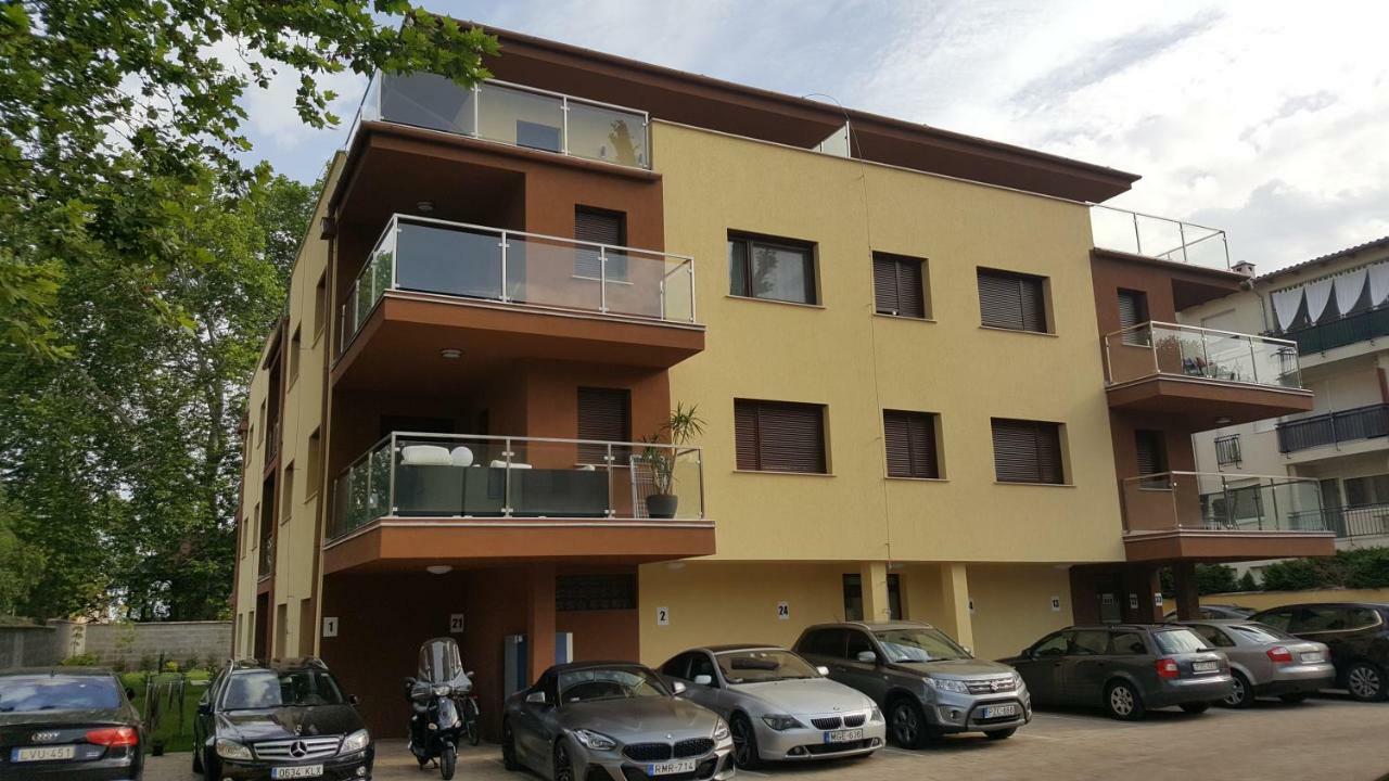 Balaton&Center Wellness Apartman Siofok Exterior photo